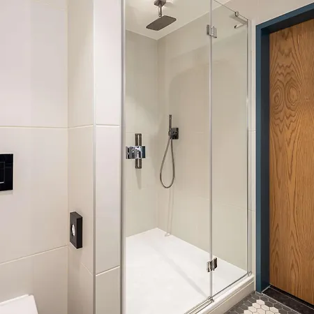 فندق The Gantry London, Curio Collection By Hilton لندن