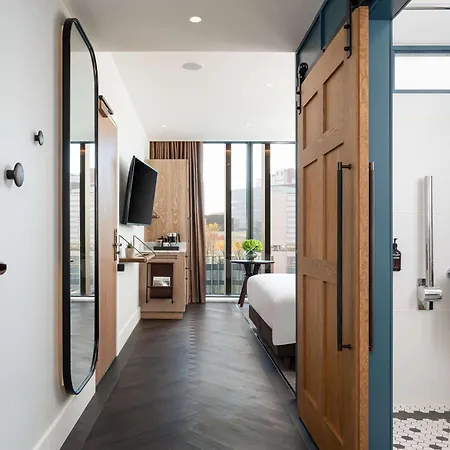 فندق The Gantry London, Curio Collection By Hilton لندن