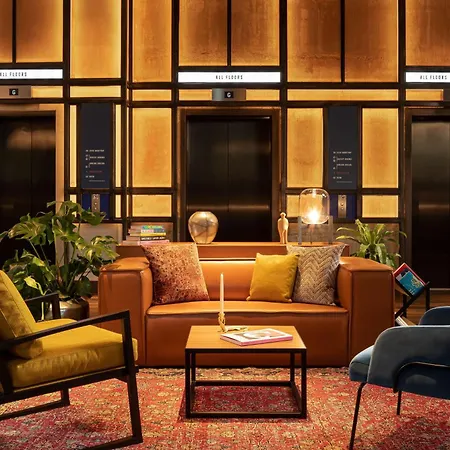 The Gantry London, Curio Collection By Hilton فندق لندن