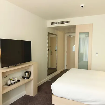 Hotell Hampton By Hilton Docklands 3*