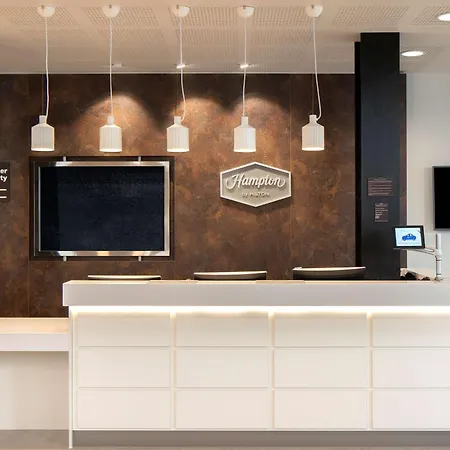 Hampton By Hilton Docklands Hotell 3*