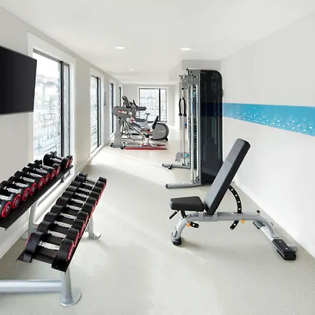 Hampton By Hilton Docklands