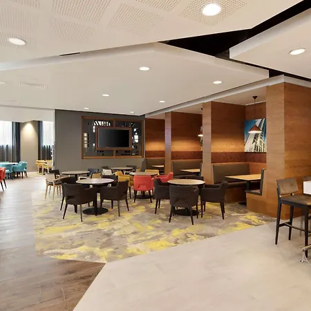 Hotell Hampton By Hilton Docklands 3*