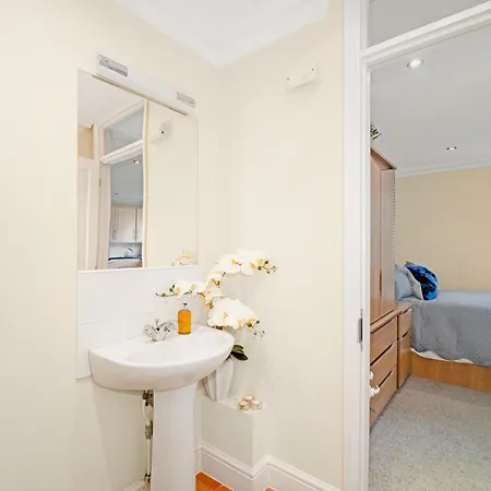 Bushy Park Views Apartment *