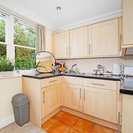 Apartment Bushy Park Views *