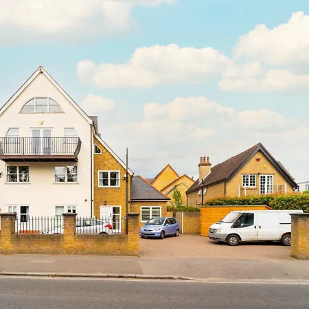 Bushy Park Views Apartment *