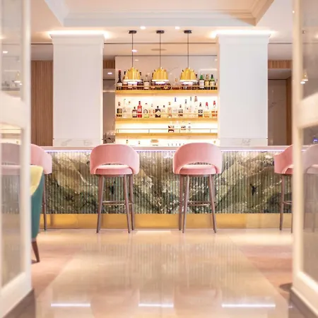Hotel Conrad St