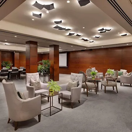 Conrad St 5* Londyn