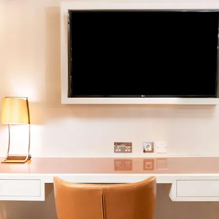 Hilton Hyde Park 4* London