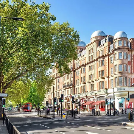 Hilton Hyde Park Hotel 4*