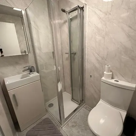 Holiday home 5 Bed 5 Bath / Brick Lane E1