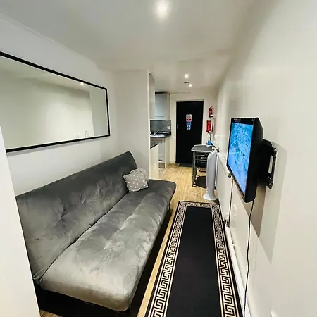 Exclusive Private One Bedroom Apartment
