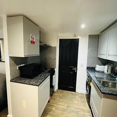 Apartment Exclusive Private One Bedroom London