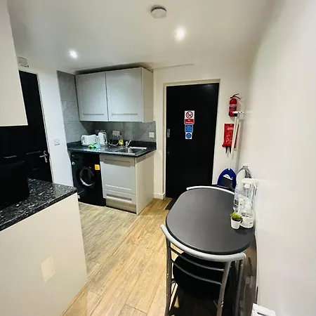 Exclusive Private One Bedroom Apartment