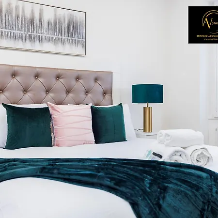 Villa Stylish 4 Bedroom By Av Short Lets With Free Parking Sidcup