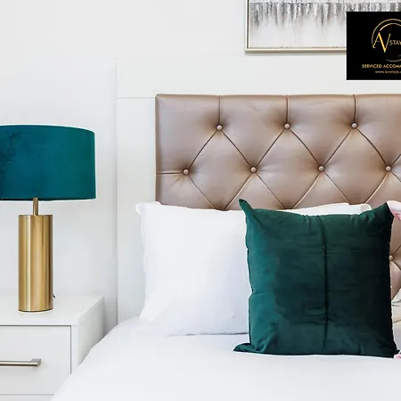 Stylish 4 Bedroom By Av Short Lets With Free Parking Villa Sidcup