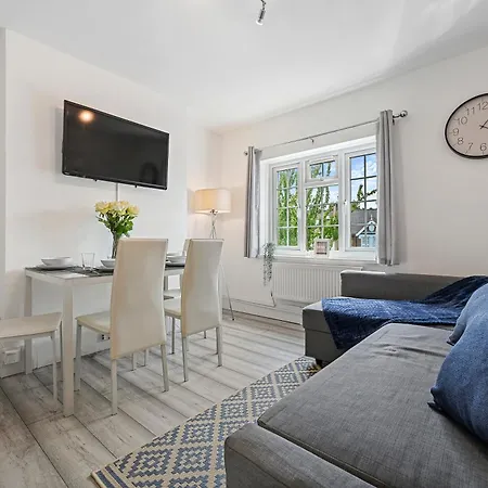 Bright Modern 2br Direct Link To Heathrow And Apartment *