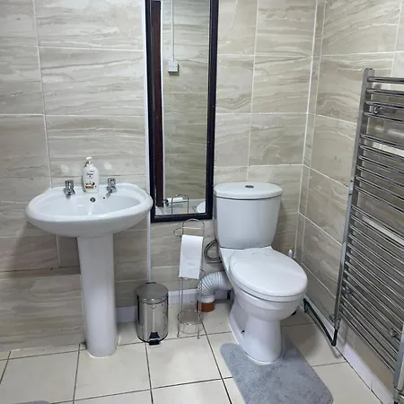 Spacious 2 Bedroom Flat * London