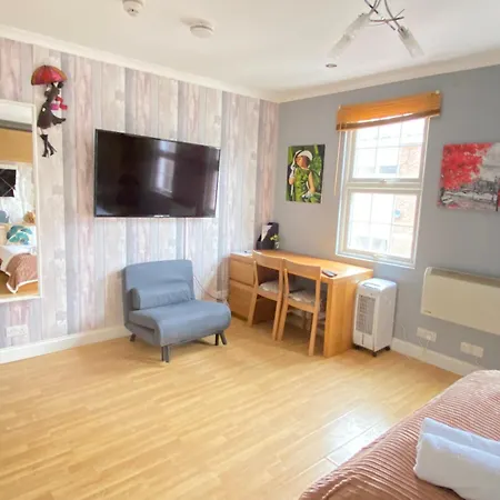 Apartment Immaculate In