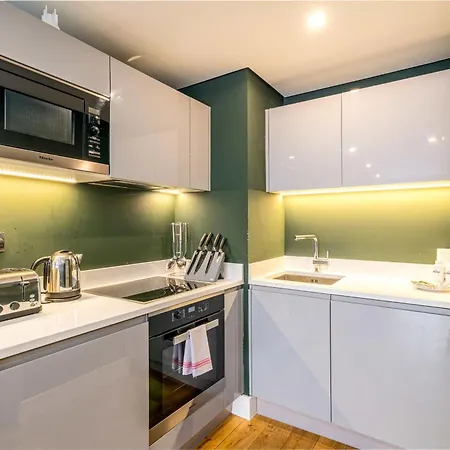 Trendy Kings Cross Flat London