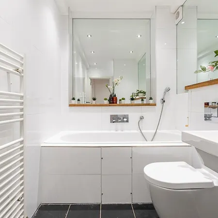 Fashionable Brick Lane Apartment London