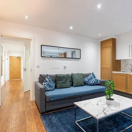 Fashionable Brick Lane Apartment *