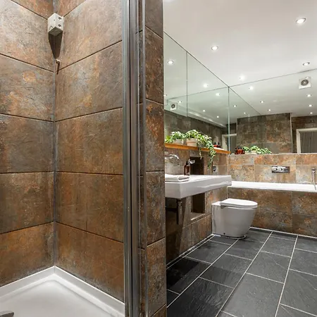 Fashionable Brick Lane Apartment *