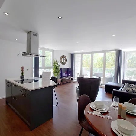 Fully Serviced Two Bed By Excel & O2 London