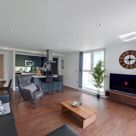 Apartment Fully Serviced Two Bed By Excel & O2