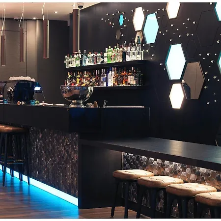 One London-tower Hill Hotel