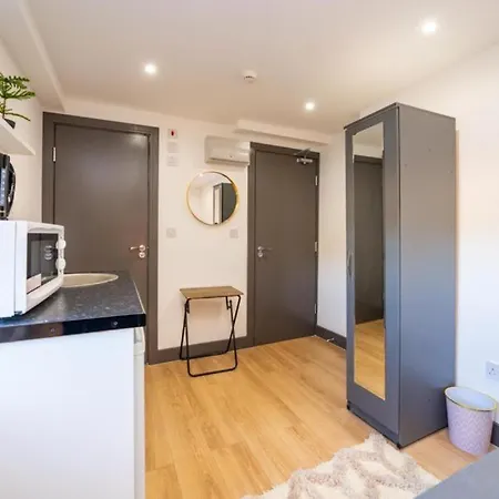 Guest house Ub2 - Heathrow London