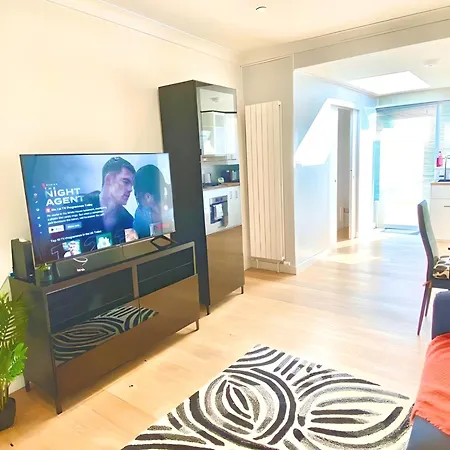 Cosy Haven Appartamento Wembley