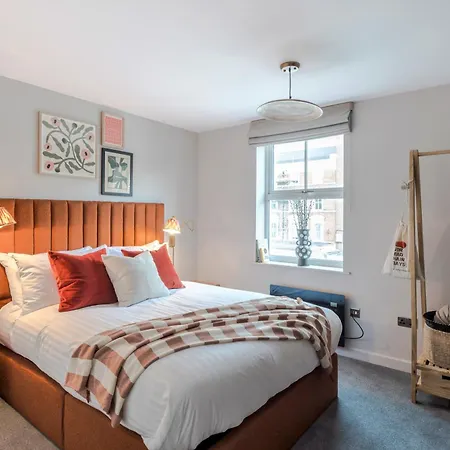 Southwark Serviced I Your * London