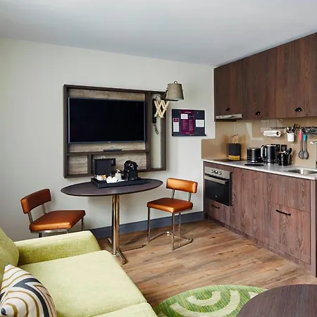Hotel By Marriott Kensington