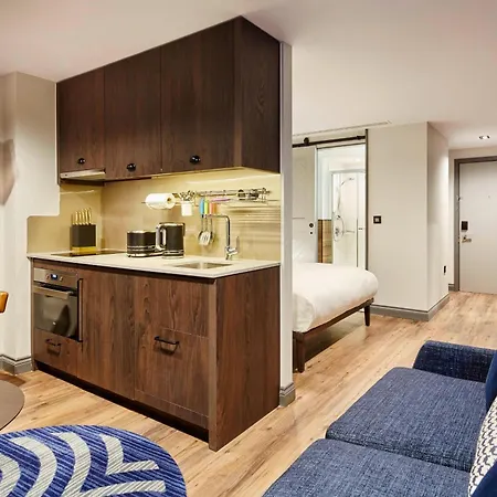 Hotel By Marriott Kensington
