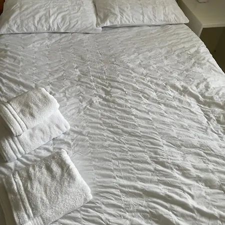 2 Bedrooms 2 Stations Appartement Londen
