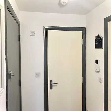 Apartment White Chapel Holiday 2 Bedroom *