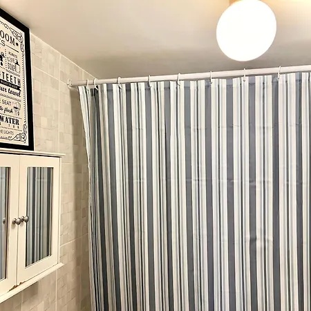White Chapel Holiday 2 Bedroom
