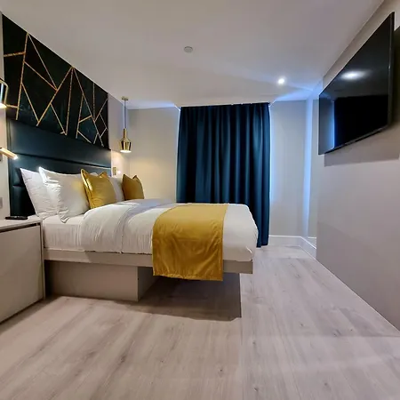 Nox Kensington Gardens Aparthotel