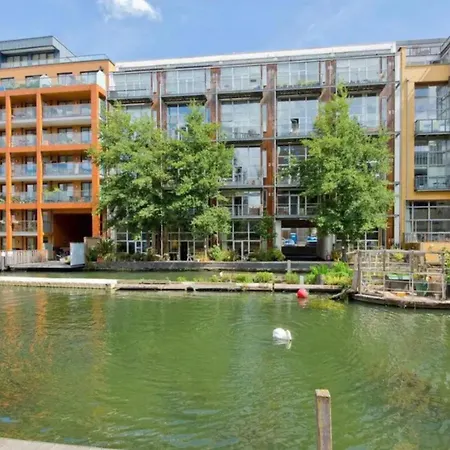 Incredible 2bd Loft By Regents Canal - Haggerston Apartment *
