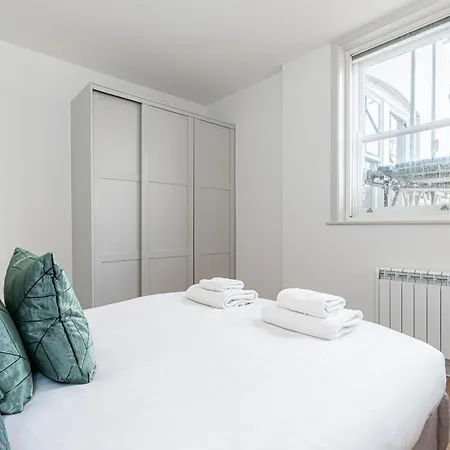 Stylish 1 Bed Flats In Soho, Next To Piccadilly Circus And Trafalgar Square Apartment London