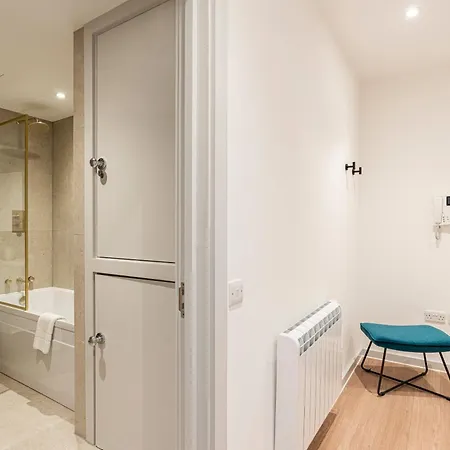 Stylish 1 Bed Flats In Soho, Next To Piccadilly Circus And Trafalgar Square London
