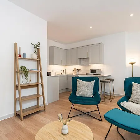 Stylish 1 Bed Flats In Soho, Next To Piccadilly Circus And Trafalgar Square Apartment London