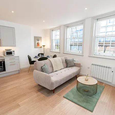 Stylish 1 Bed Flats In Soho, Next To Piccadilly Circus And Trafalgar Square Apartment
