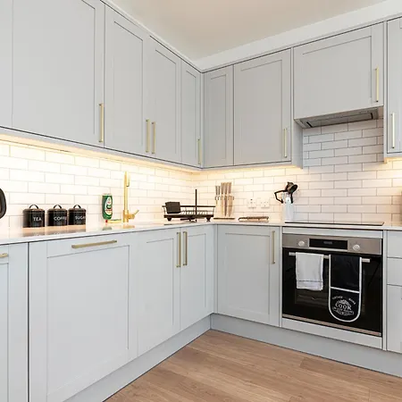 Stylish 1 Bed Flats In Soho, Next To Piccadilly Circus And Trafalgar Square *