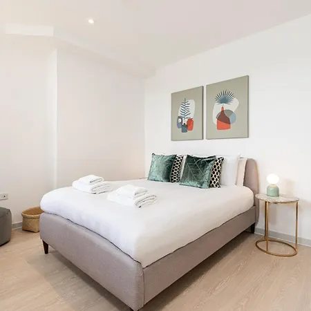 Stylish 1 Bed Flats In Soho, Next To Piccadilly Circus And Trafalgar Square Apartment London
