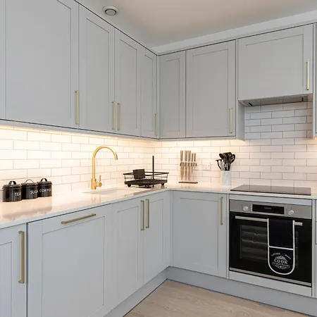 Stylish 1 Bed Flats In Soho, Next To Piccadilly Circus And Trafalgar Square *