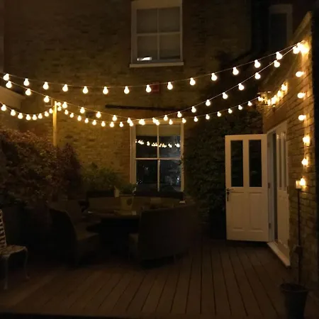 Heaver House - Stunning, Large, 5br House Nr Tube And Tooting Common Villa *