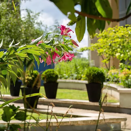 Livestay-stunning With Private Balcony & River Views Apartment *