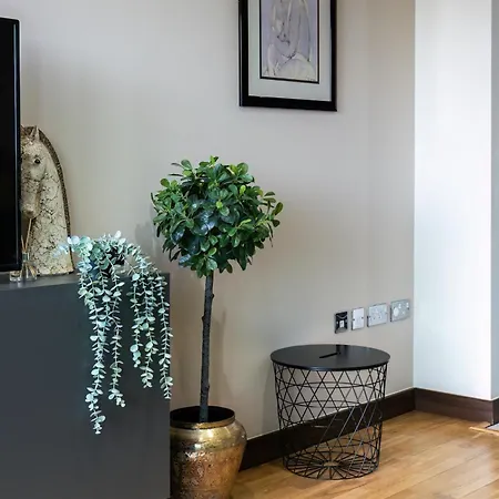 Livestay-stunning With Private Balcony & River Views *